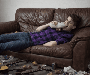 Король абсурда Эль Пиво вновь отличился пристрастием к тапкам